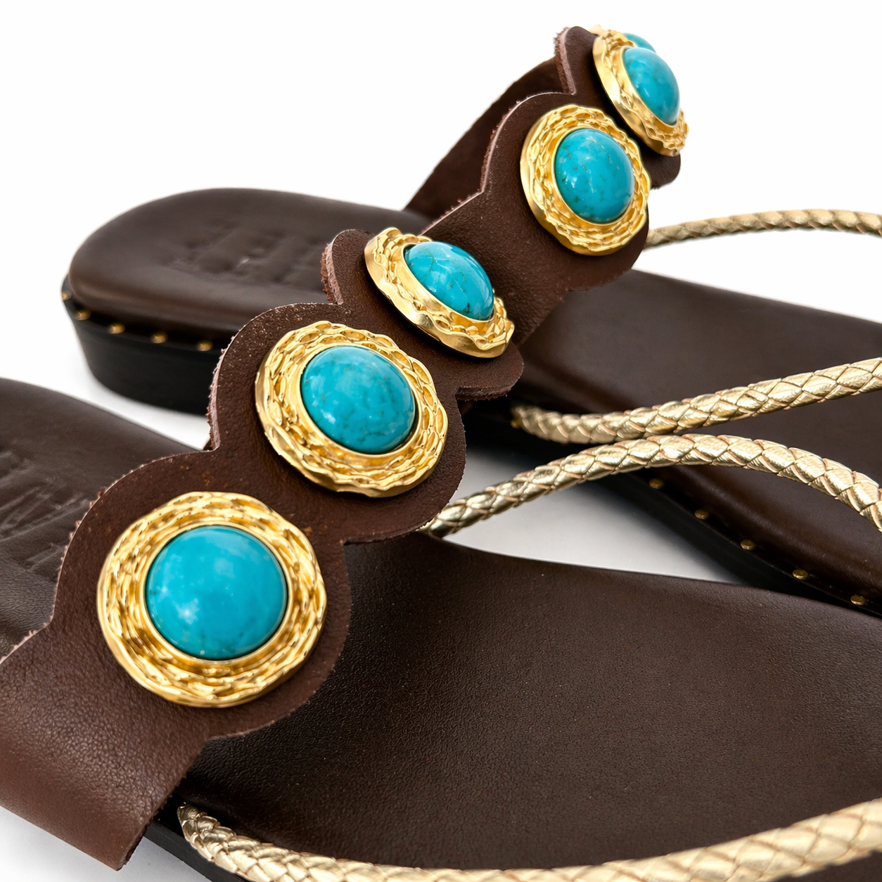 Sandalia CARLA. Marrón