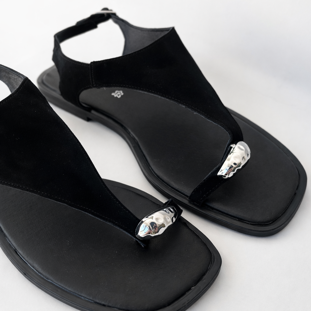 Sandalia DIANA. Negro