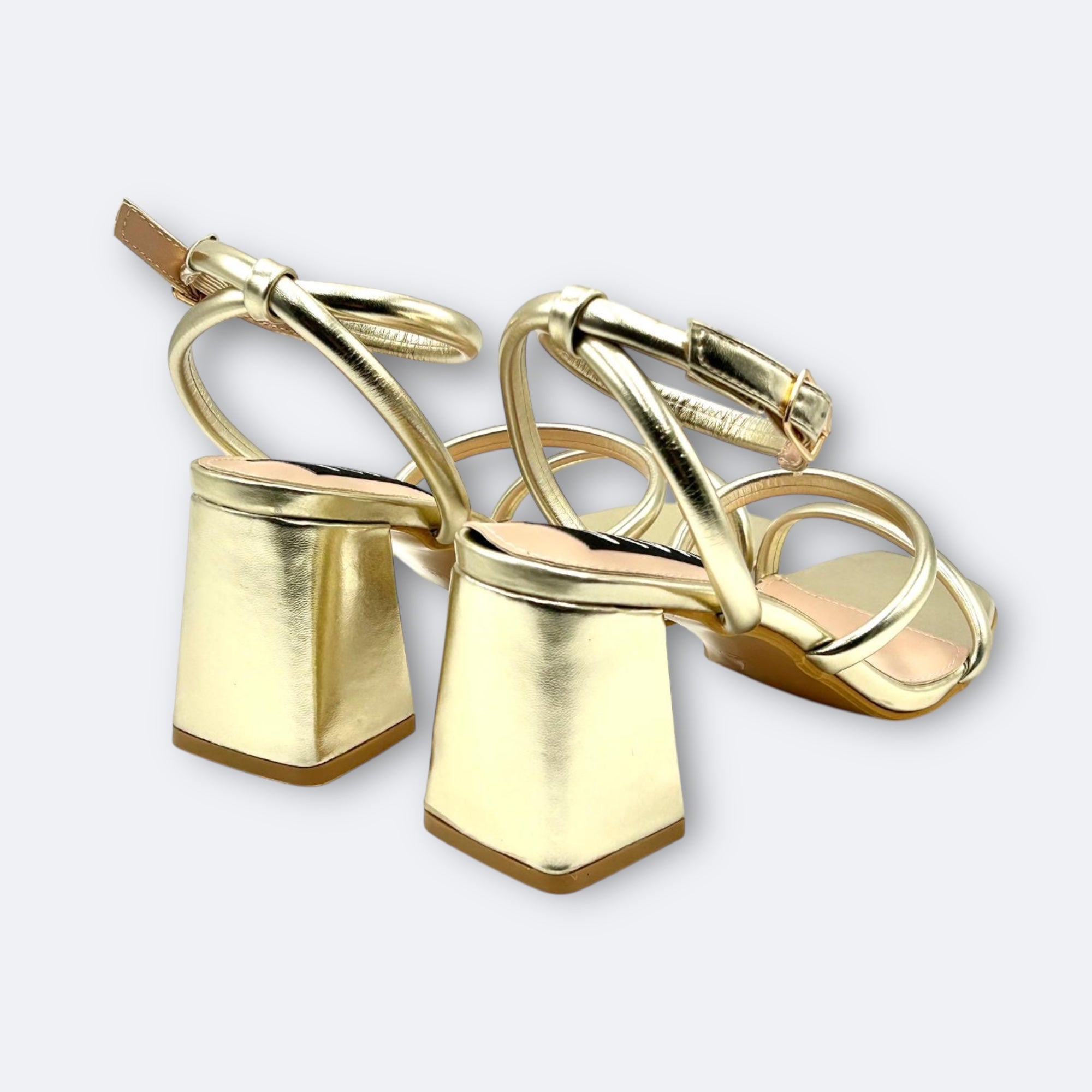SAMANTA - TACÓN DORADO