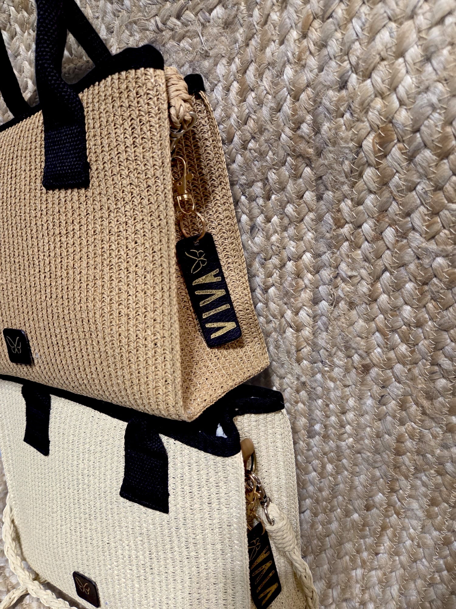 BOLSO DE RAFIA MÓNACO CAMEL Y NEGRO