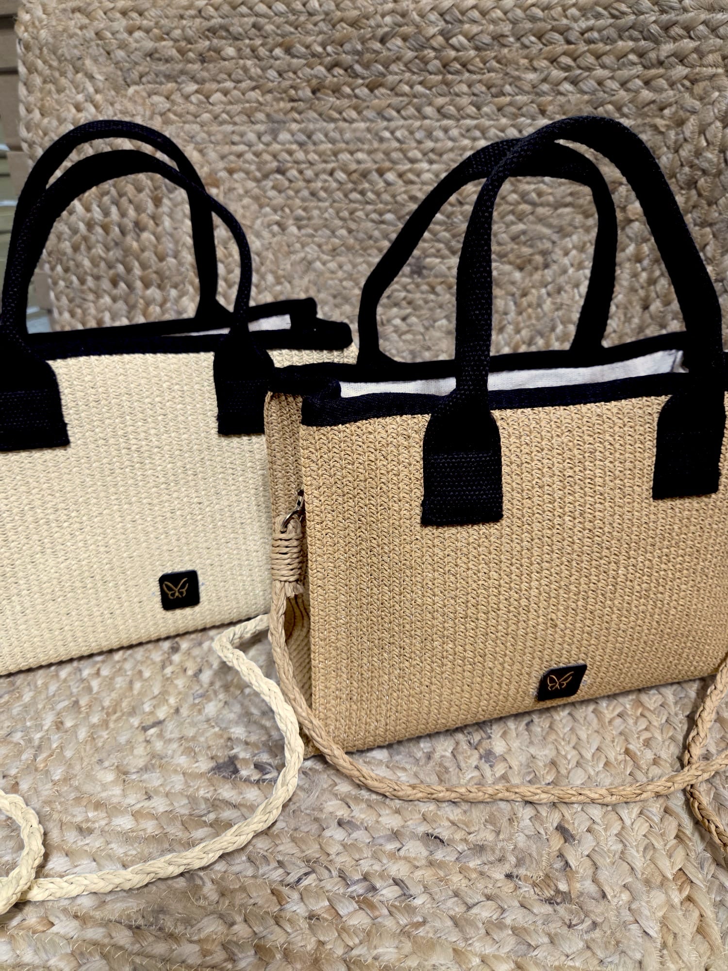 BOLSO DE RAFIA MÓNACO CAMEL Y NEGRO