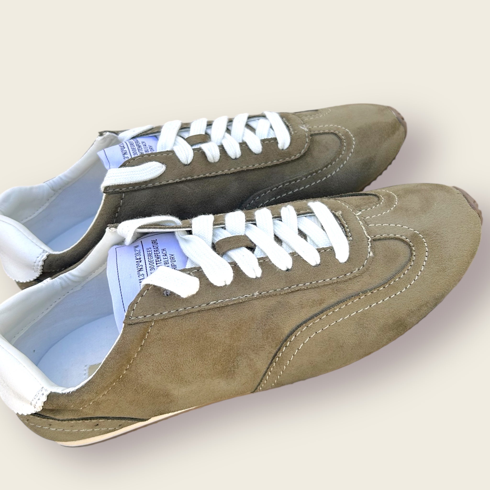Deportiva VIA. Caqui