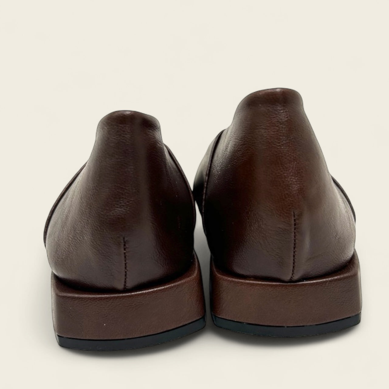 Zapato plano. CLARA. Marrón