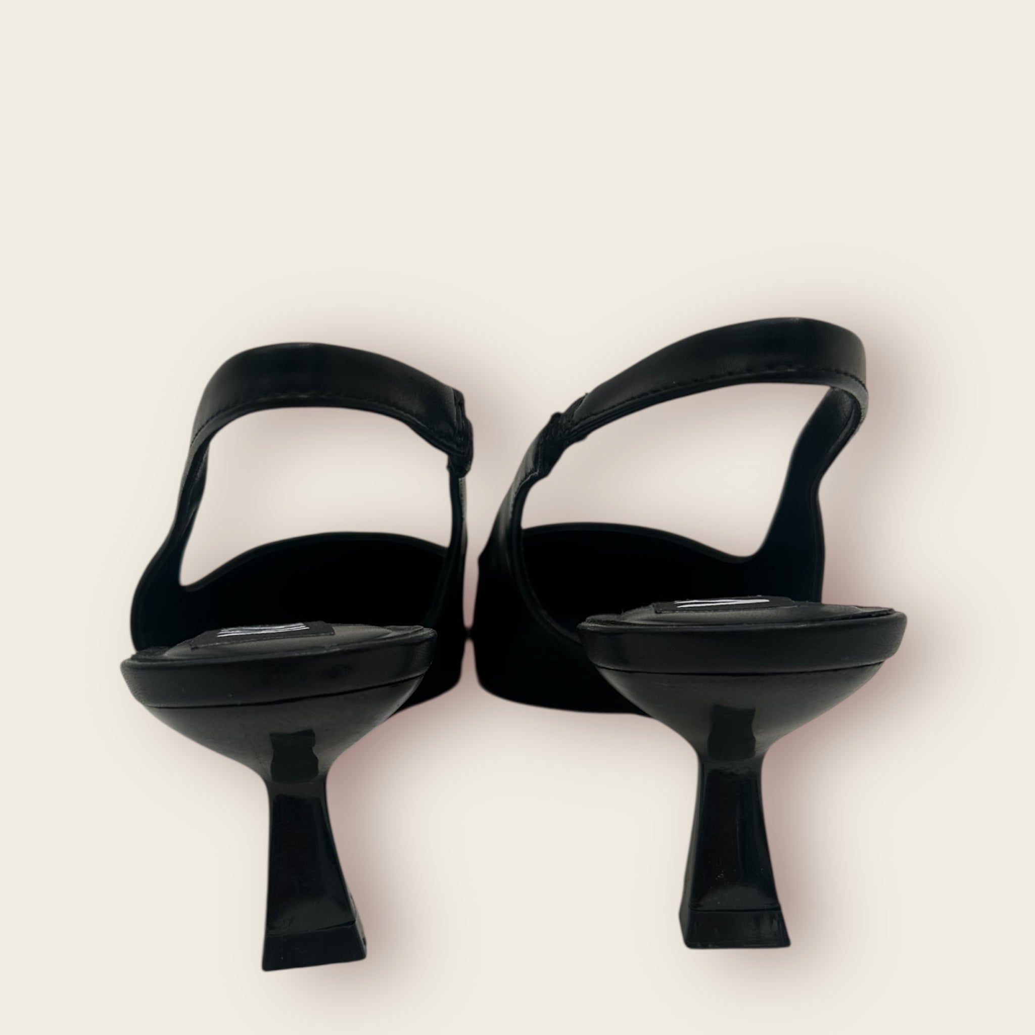 Salón destalonado ESTELA. Negro