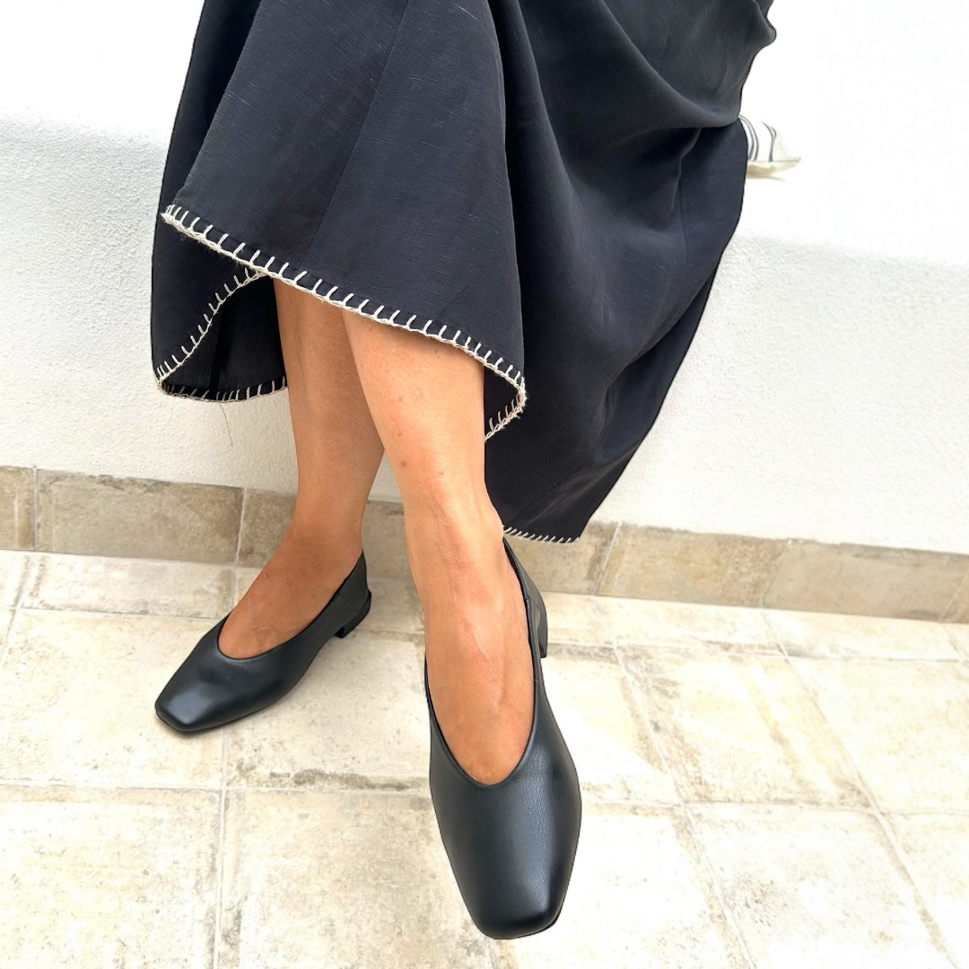 Zapato plano. CLARA. Negro