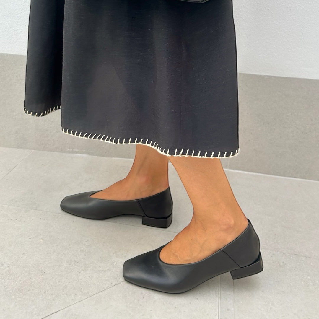 Zapato plano. CLARA. Negro