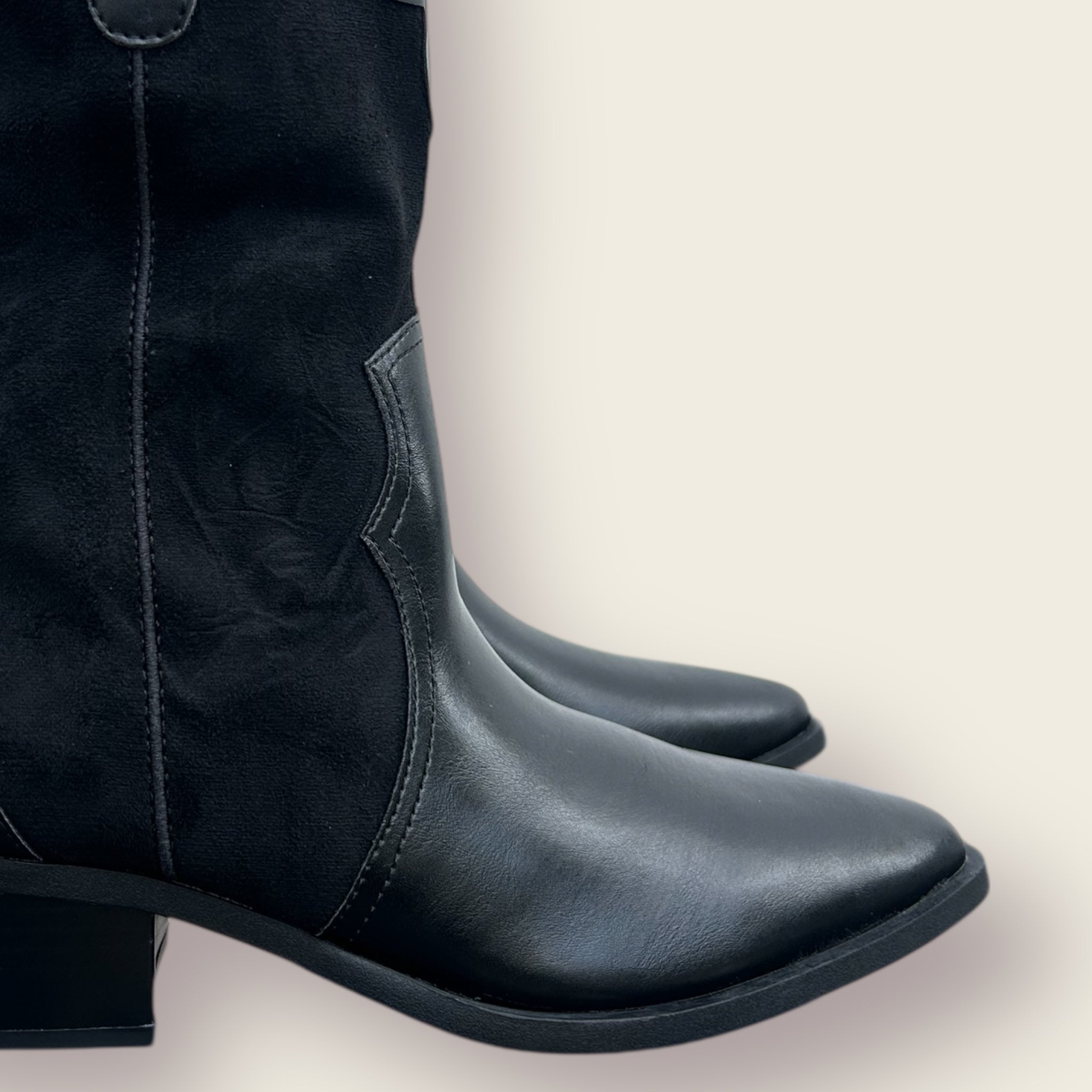 Bota NIXA. Negro