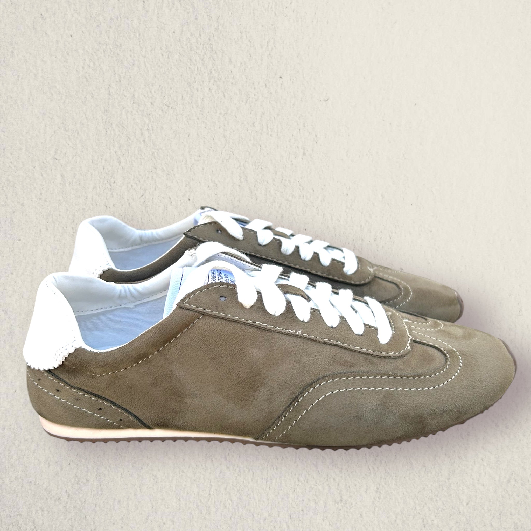 Deportiva VIA. Caqui