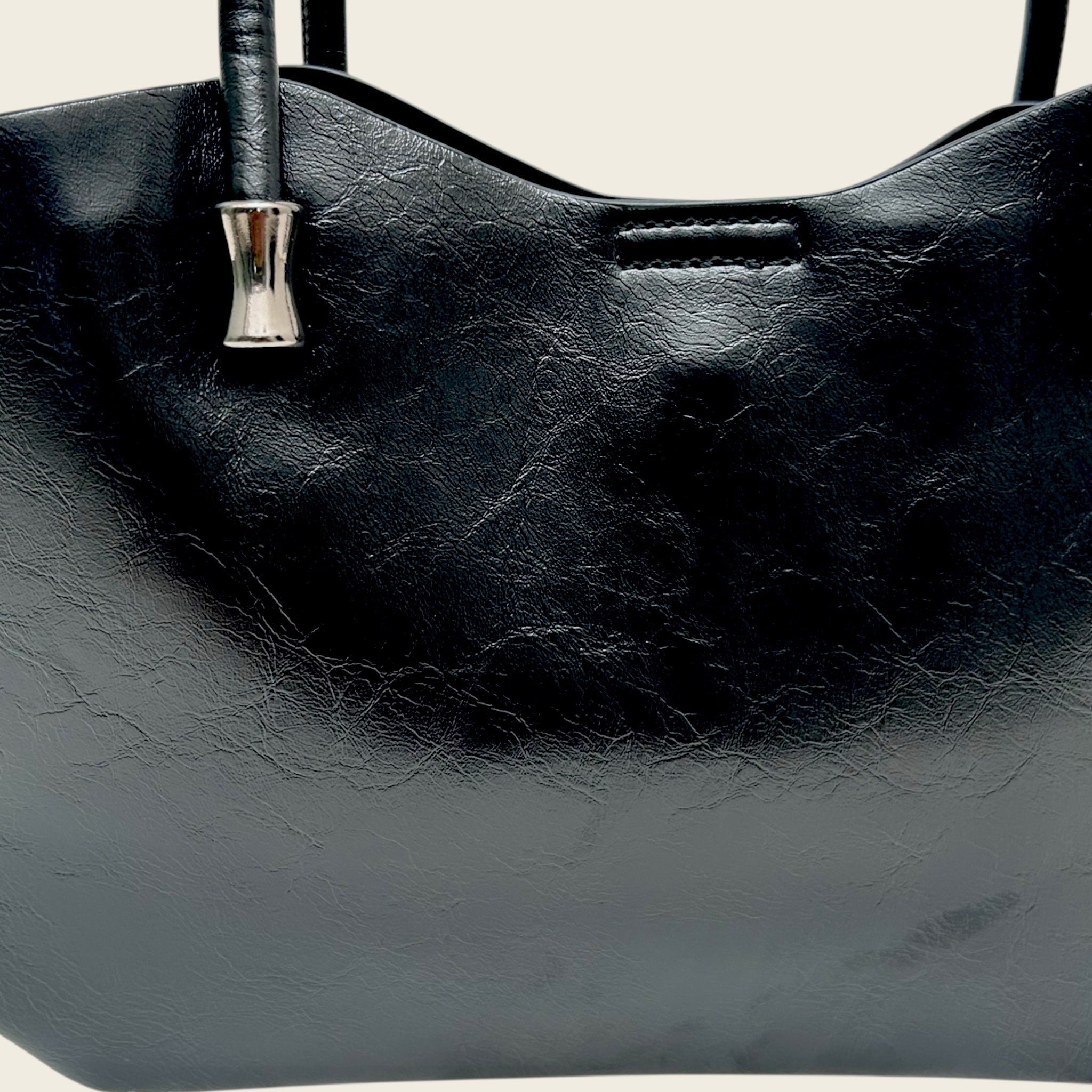 Bolso MILA. Negro