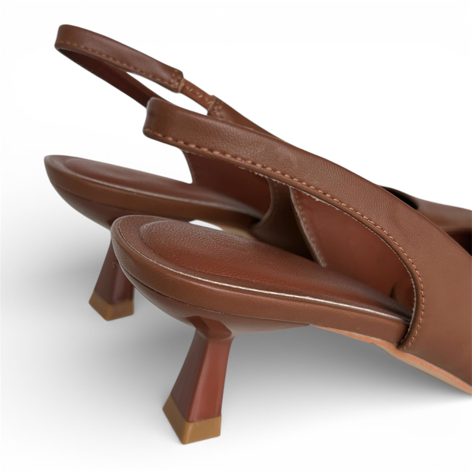 Salón destalonado ESTELA CUERO