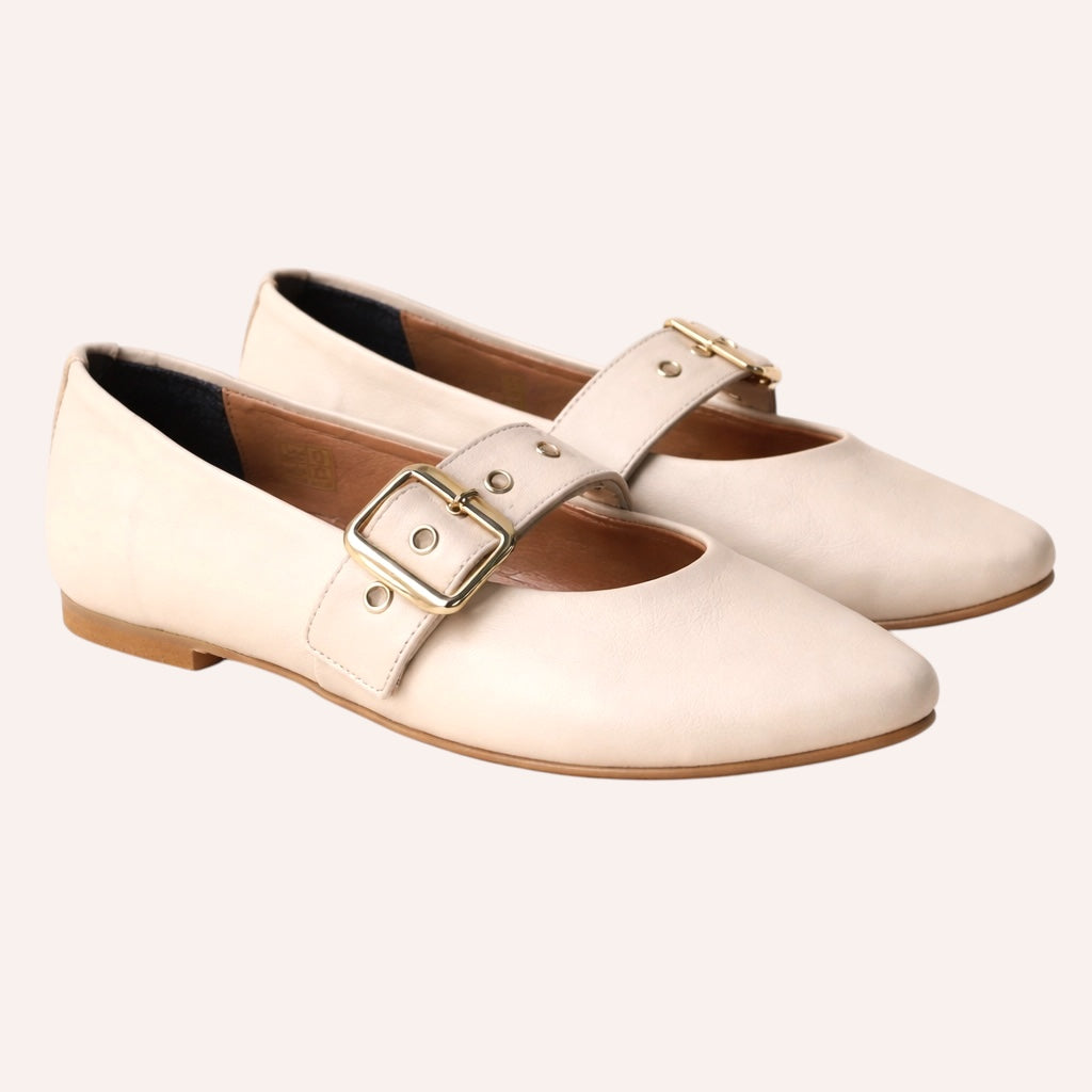 Mercedita MADELEINE. Beis